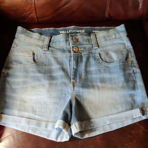 Wallflower The Sassy Fit Light Blue Jean Shorts Size 11